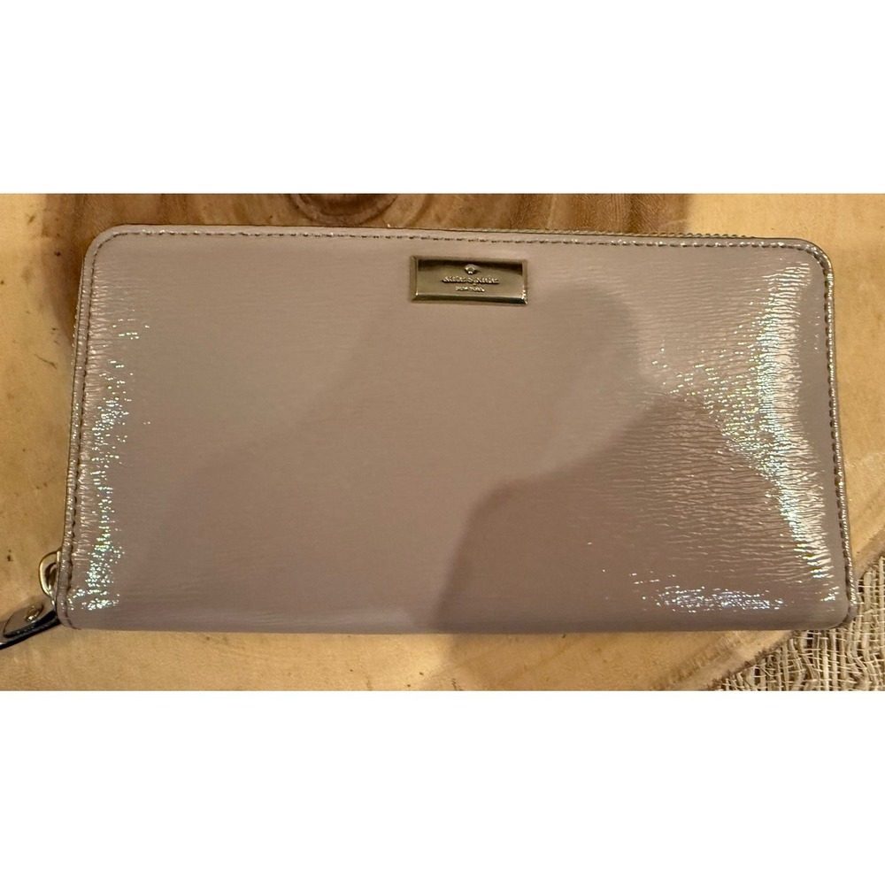 Kate Spade women's Bixby Place‎ Neda patent leather zip around wallet Beige